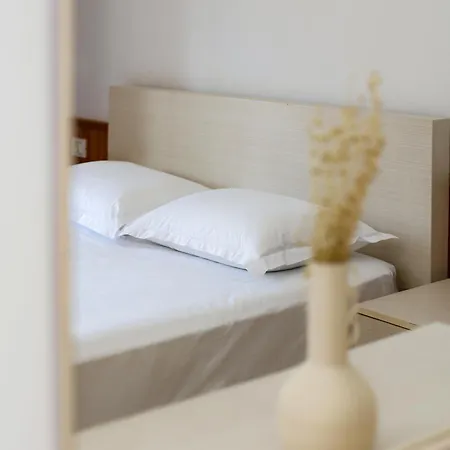 Apartament Swimming Pool - Enmar Berat 1 Uznove